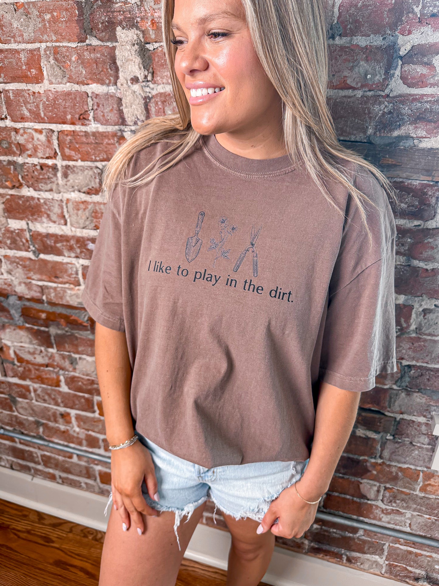 I Like to Play in the Dirt Tee