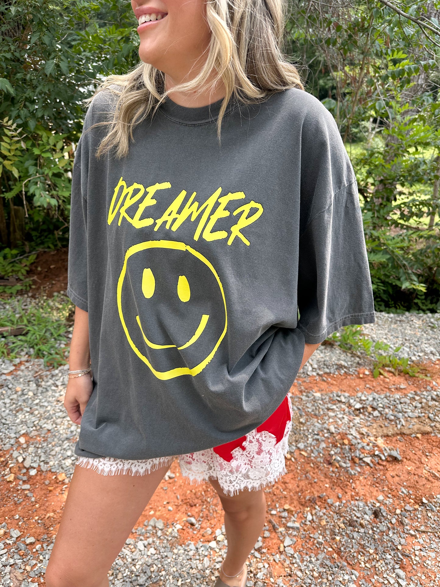 Dreamer Graphic Tee- pepper