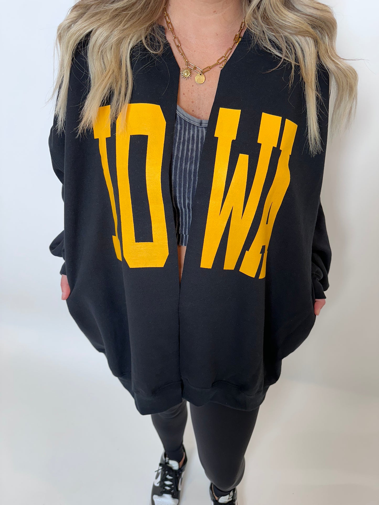 WHOLESALE IOWA BLACK Cardigan