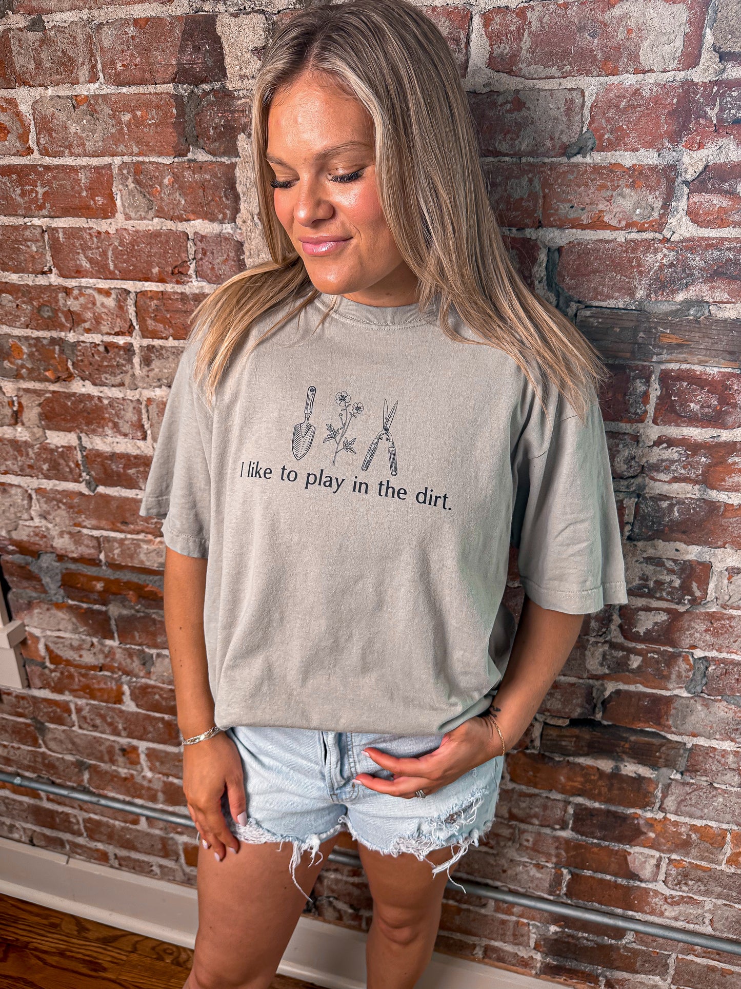 I Like to Play in The Dirt Tee