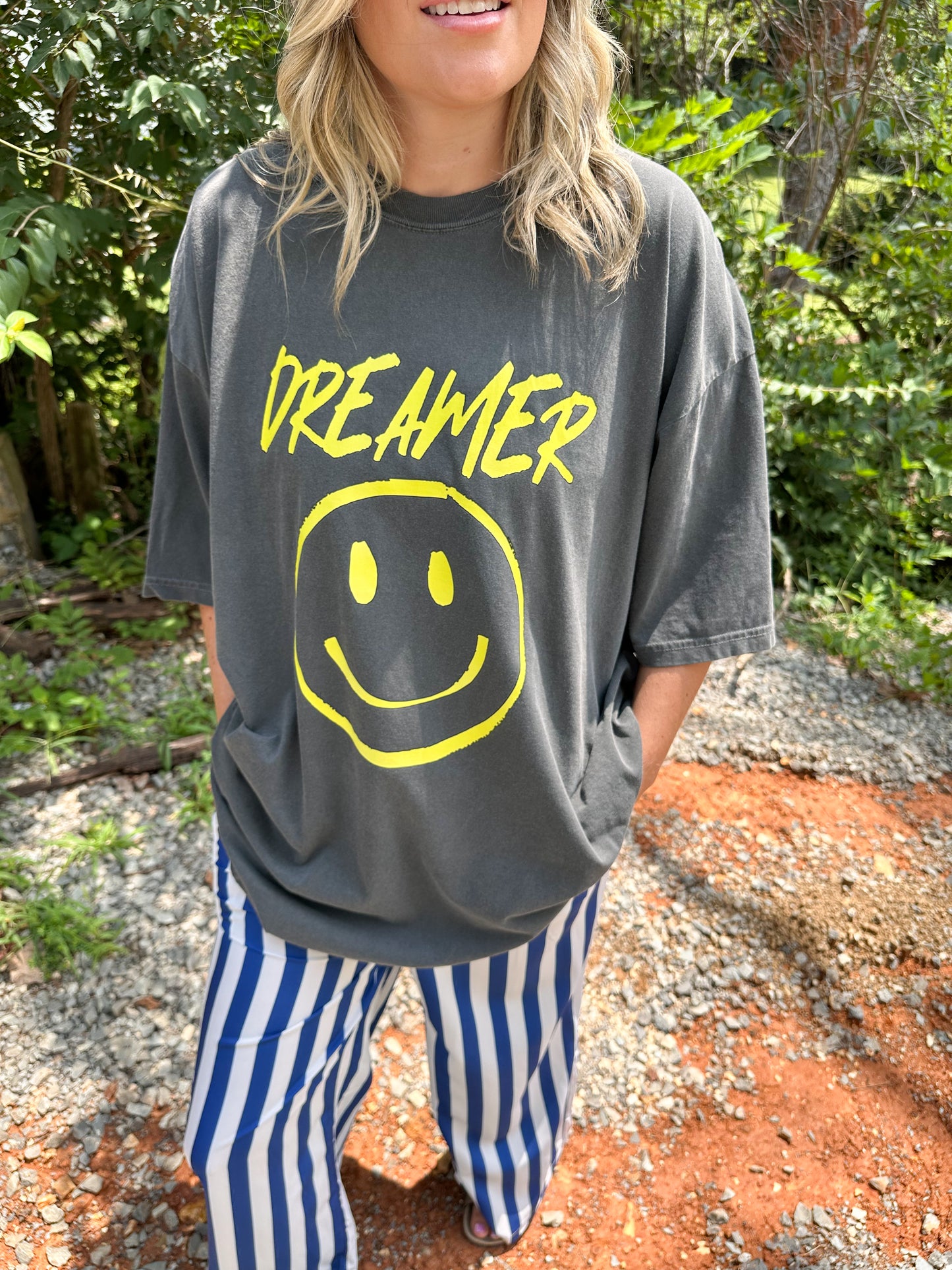 Dreamer Graphic Tee- pepper