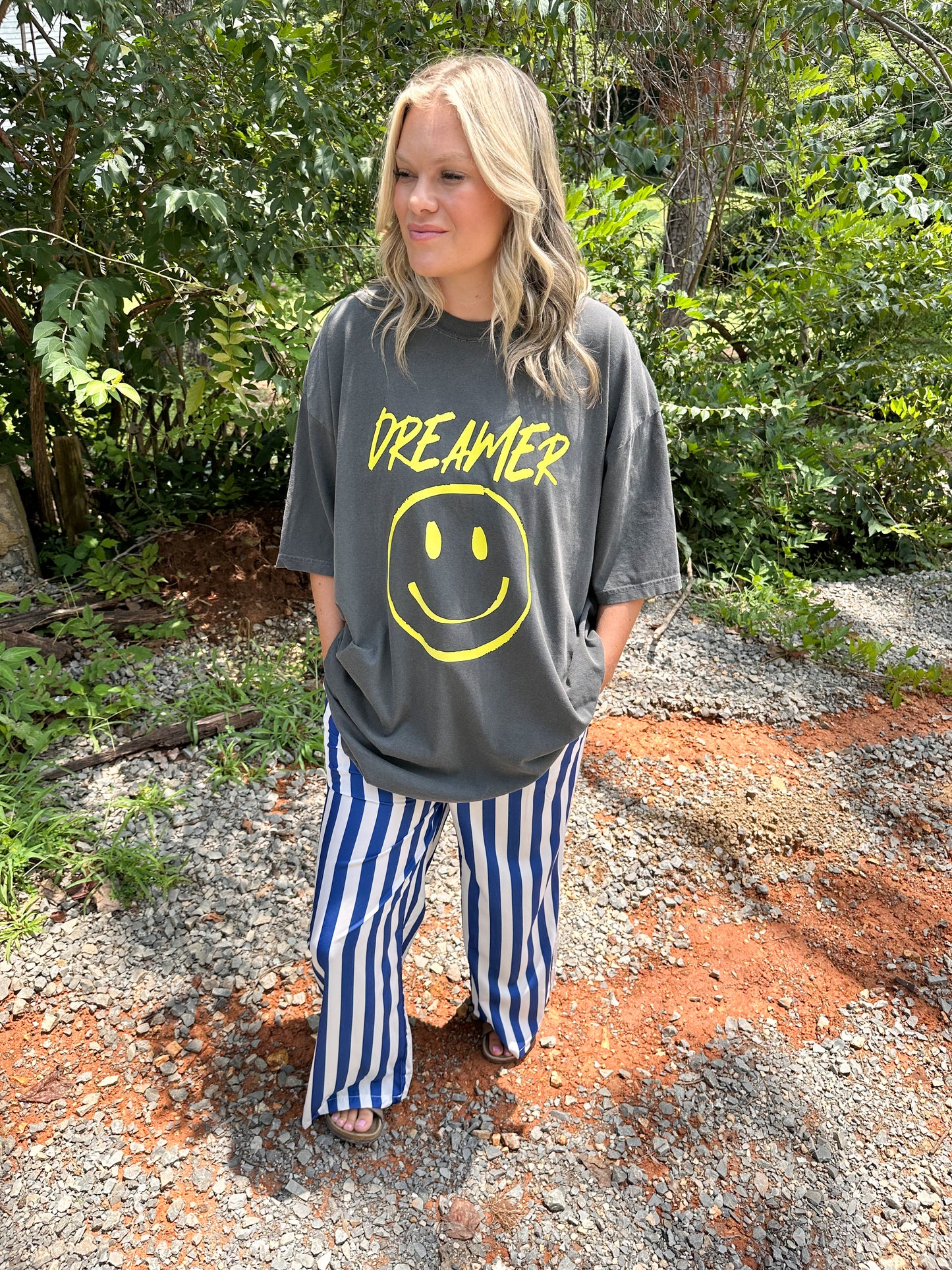 Dreamer Graphic Tee- pepper