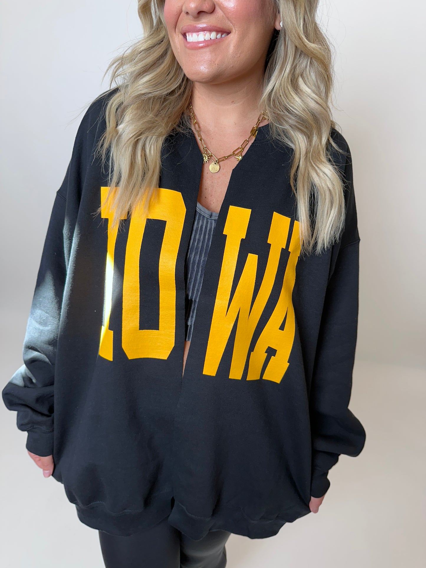 WHOLESALE IOWA BLACK Cardigan